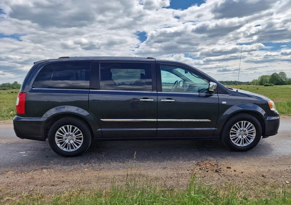 Chrysler Town &amp; Country cena 66500 przebieg: 188888, rok produkcji 2014 z Siedlce małe 742